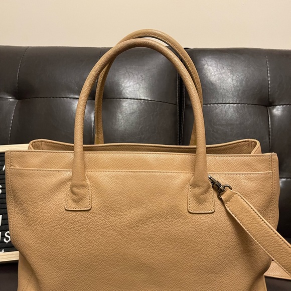 Chanel Cerf Tote - Picture 5 of 16